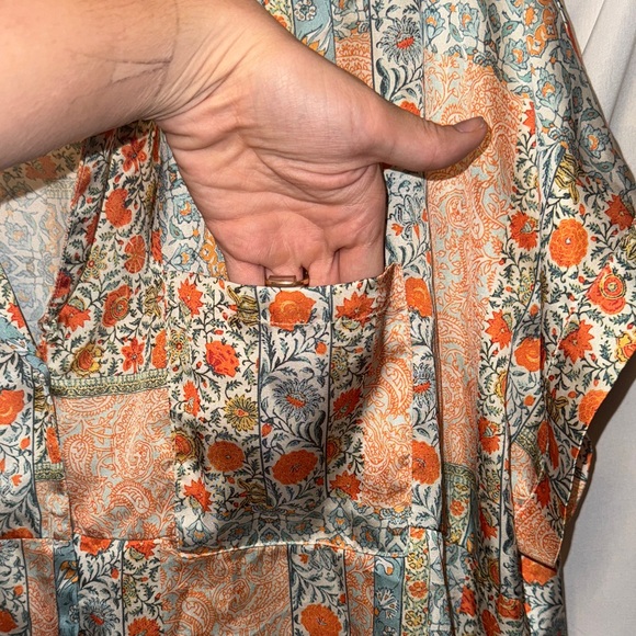 DRA Los Angeles Silk Patterned Blouse - Picture 5 of 6